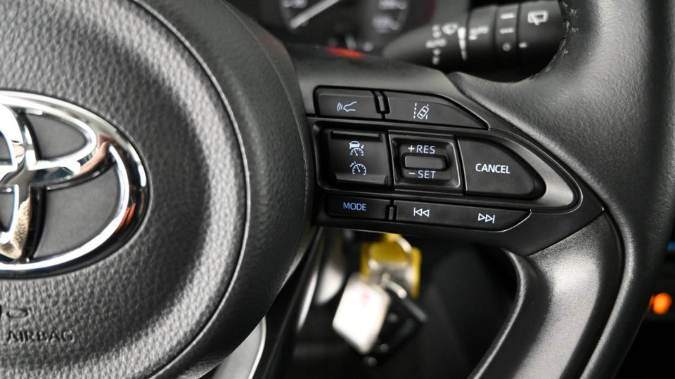 Toyota Yaris 1,5 Hybrid Essential e-CVT 5d