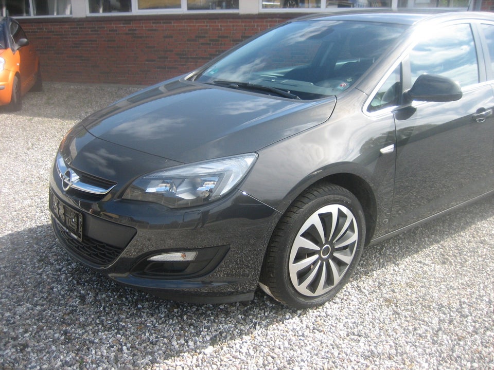 Opel Astra 1,4 T 140 Enjoy 5d