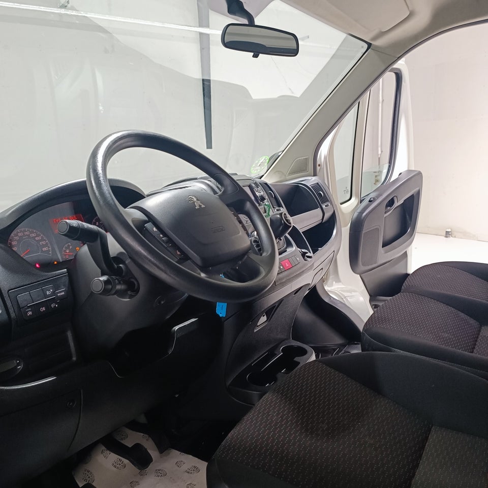 Peugeot Boxer 335 2,2 BlueHDi 140 L3 Plus 2d