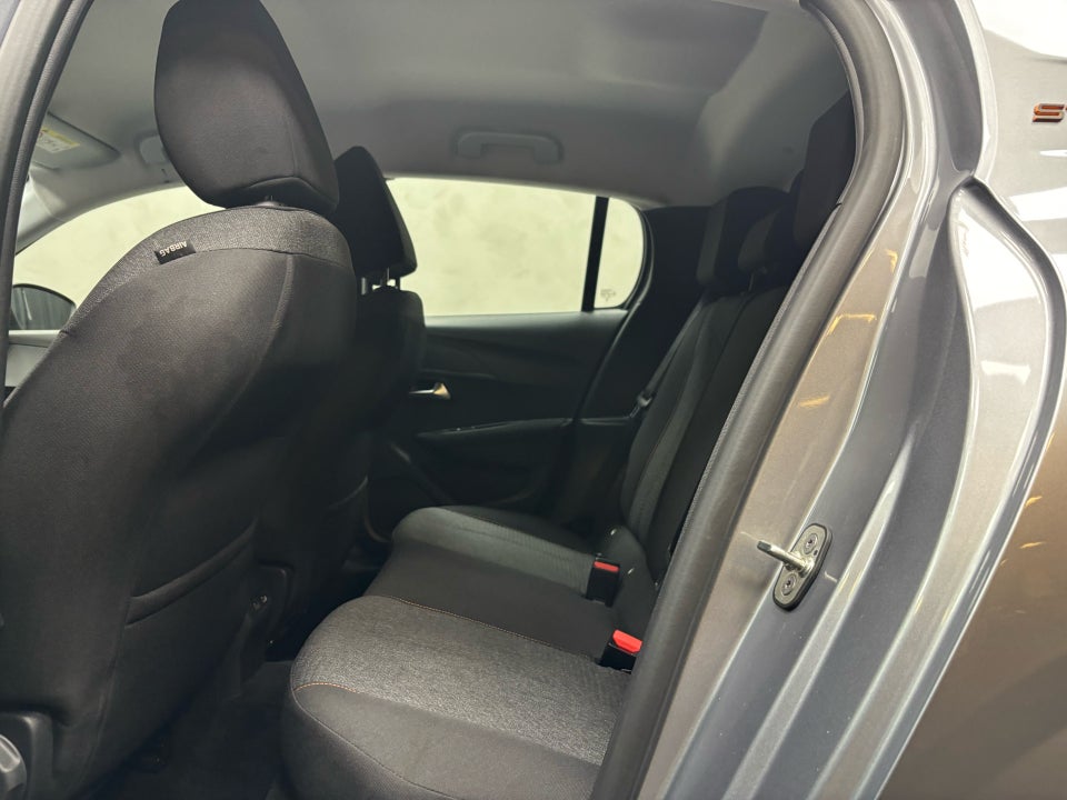 Peugeot e-208 50 Style 5d