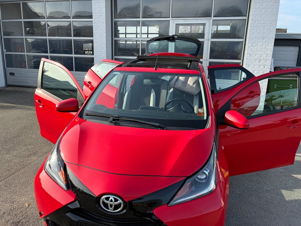 Toyota Aygo 1,0 VVT-i x-sky 5d
