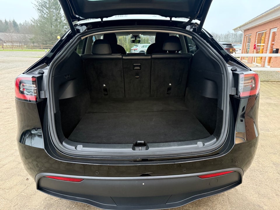 Tesla Model Y Long Range AWD 5d