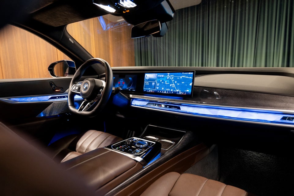 BMW i7 xDrive60 M-Sport 4d