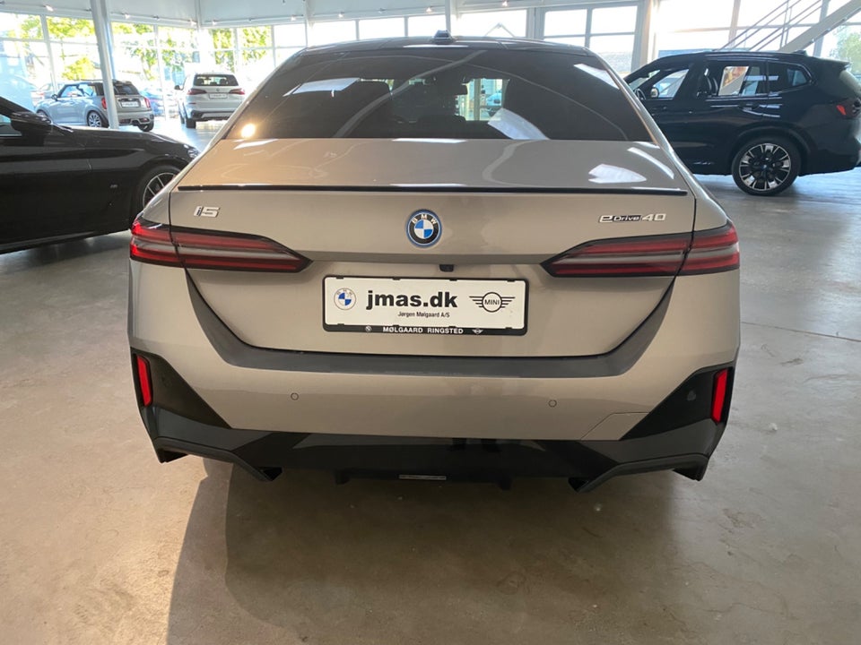 BMW i5 eDrive40 M-Sport 4d