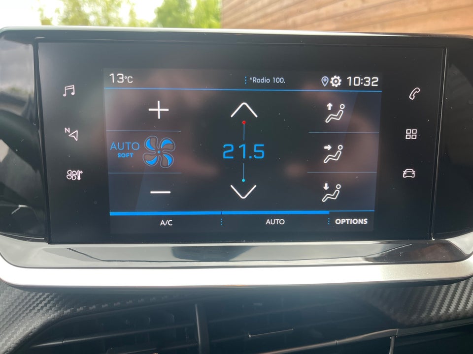 Peugeot 208 1,2 PureTech 100 Allure EAT8 5d