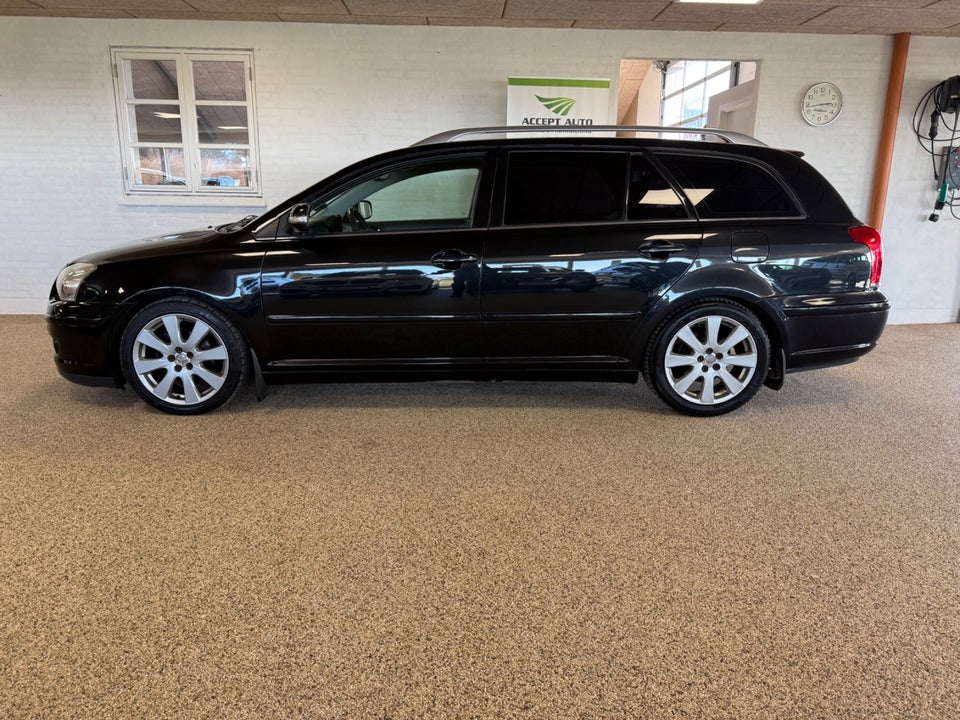 Toyota Avensis 1,8 VVT-i Sol stc. 5d