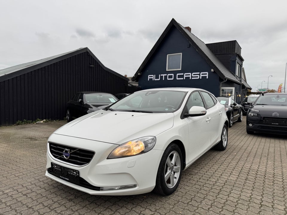 Volvo V40 1,6 D2 115 Kinetic Drive-E 5d