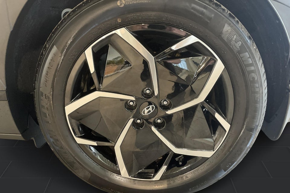 Hyundai Ioniq 5 77 Essential AWD 5d