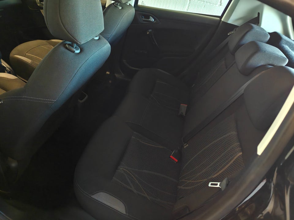 Peugeot 208 1,2 VTi Active 5d