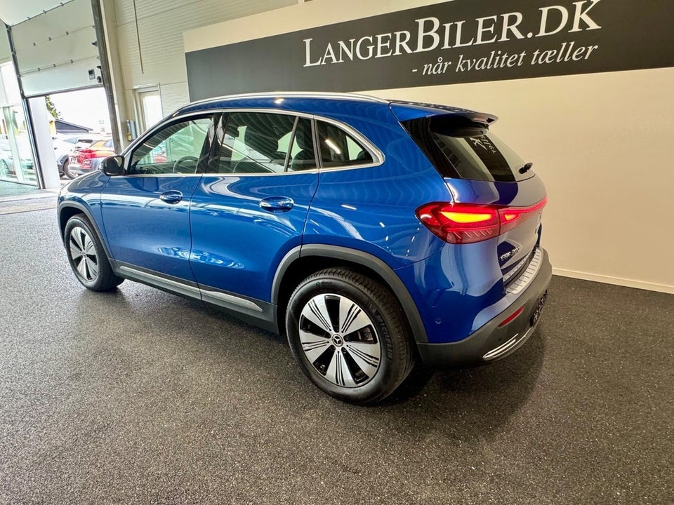 Mercedes EQA300 Progressive 4Matic 5d