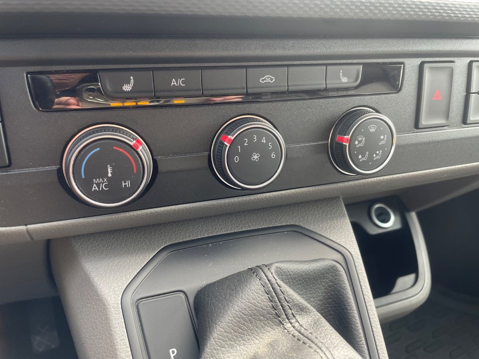 VW Transporter 2,0 TDi 150 Kassevogn DSG lang