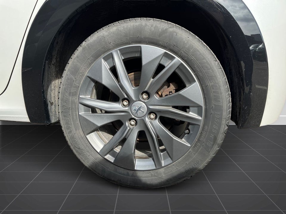Peugeot e-208 50 Active Pack 5d