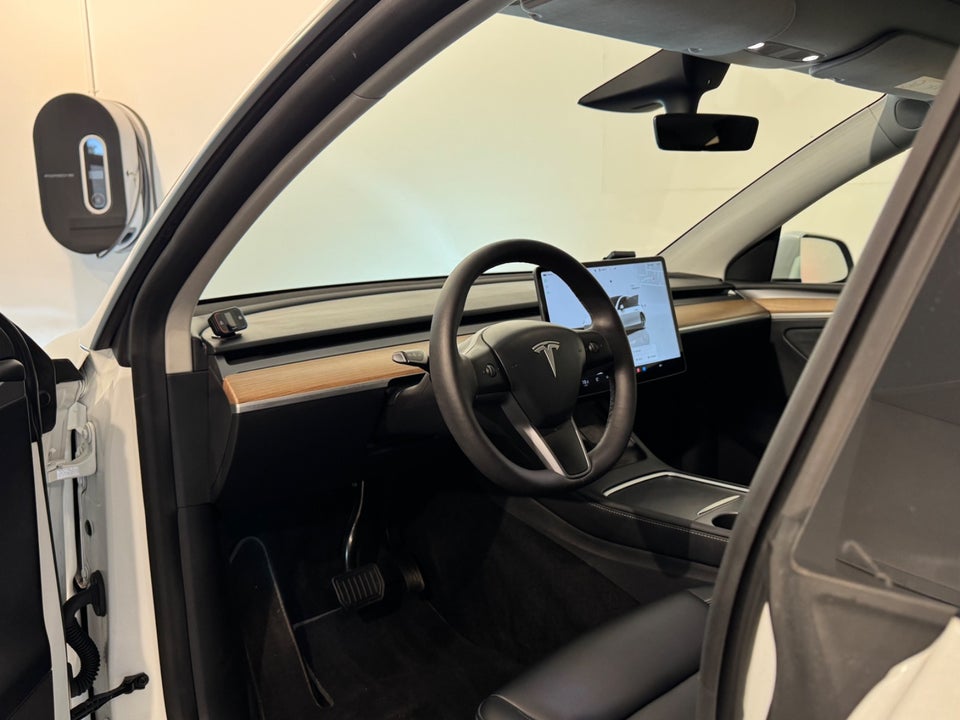 Tesla Model Y Long Range AWD 5d