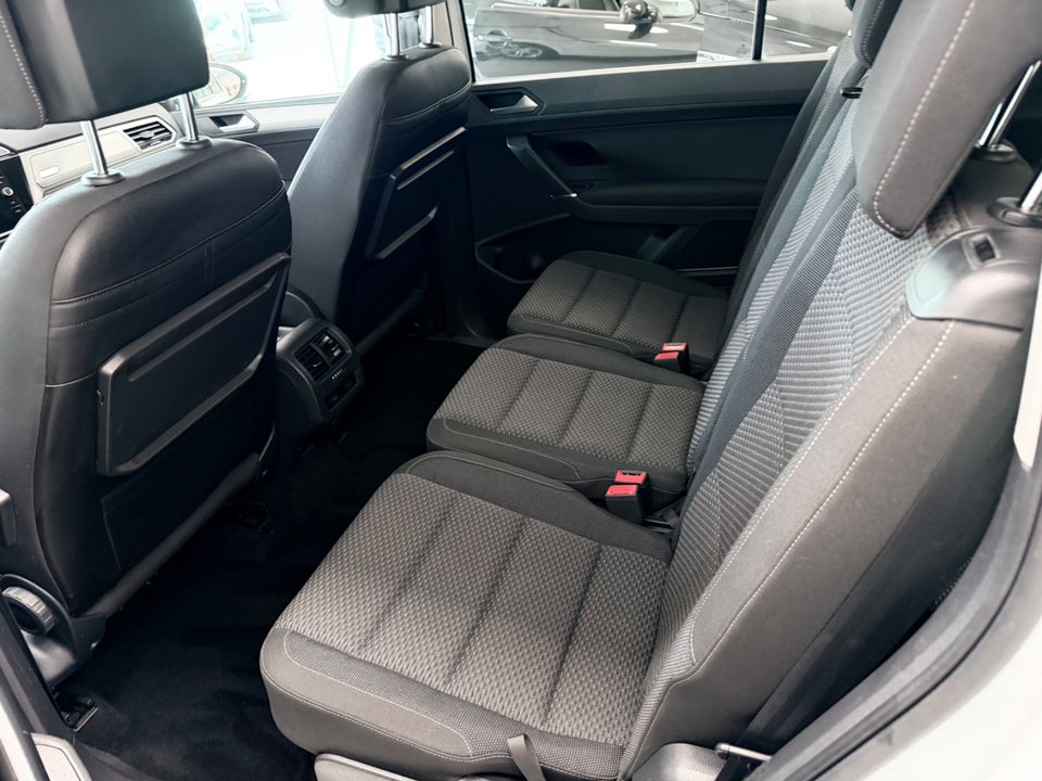 VW Touran 1,6 TDi 115 Comfortline 7prs 5d