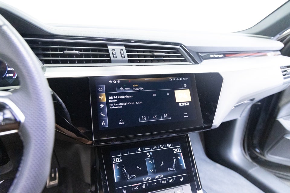 Audi Q8 e-tron 55 S-line quattro 5d
