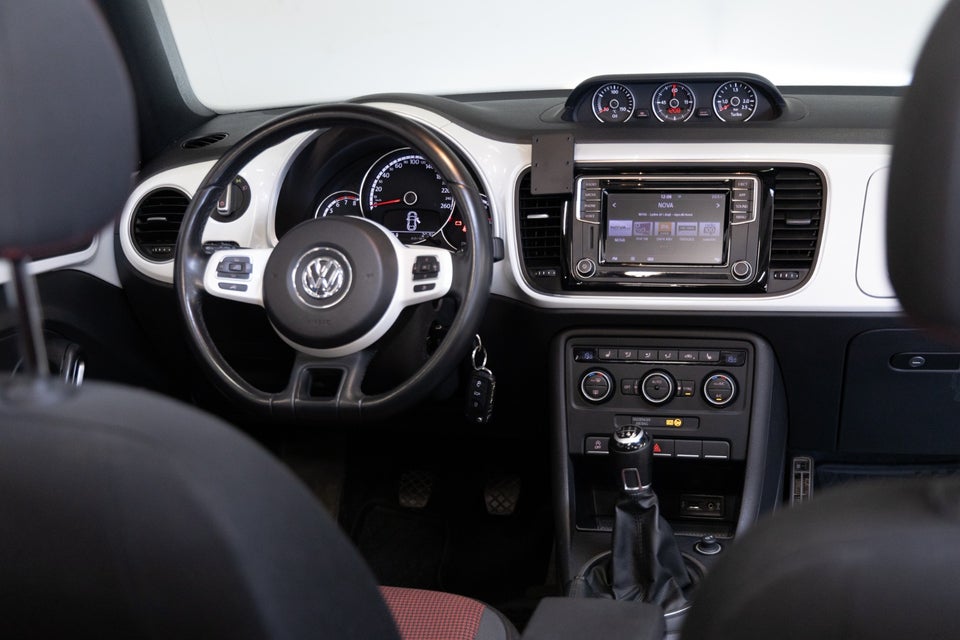 VW The Beetle 1,2 TSi 105 Design Cabriolet BMT 2d