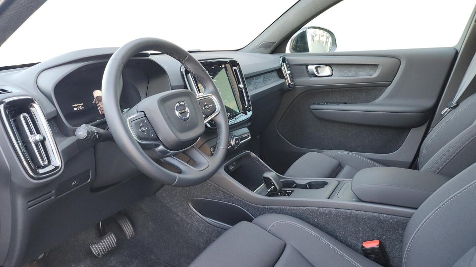 Volvo EC40 Standard Range Core 5d