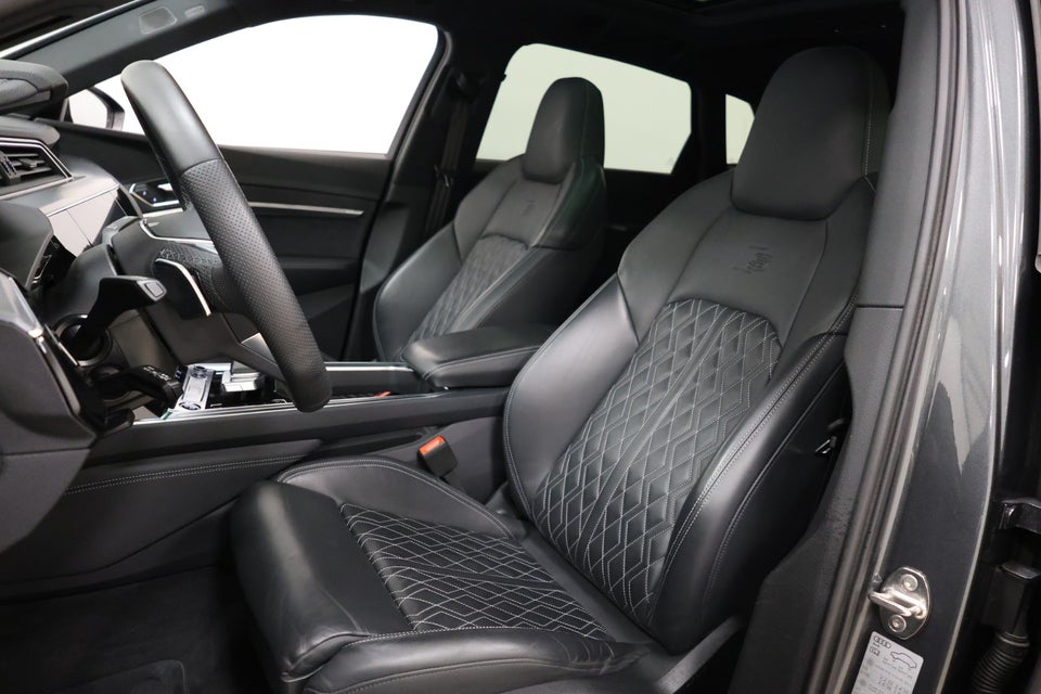 Audi Q8 e-tron 55 S-line quattro 5d
