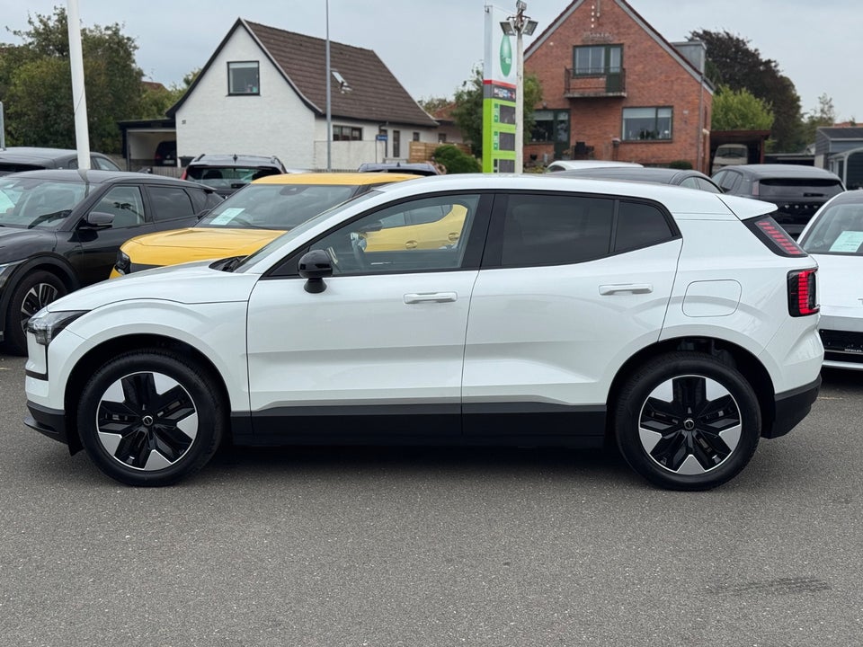 Volvo EX30 Standard Range Plus 5d