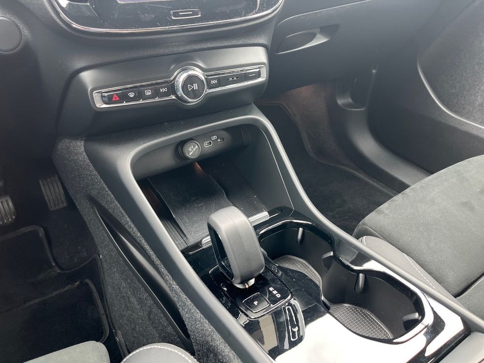 Volvo XC40 ReCharge Extended Range Plus 5d