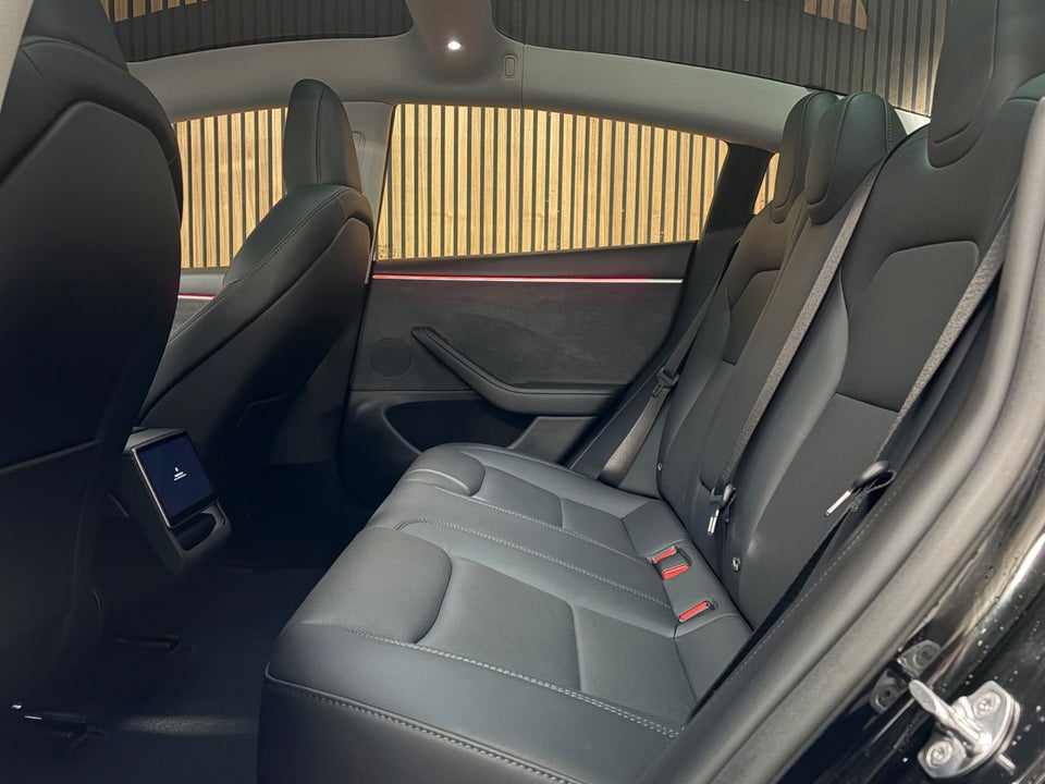 Tesla Model 3 Long Range AWD 4d