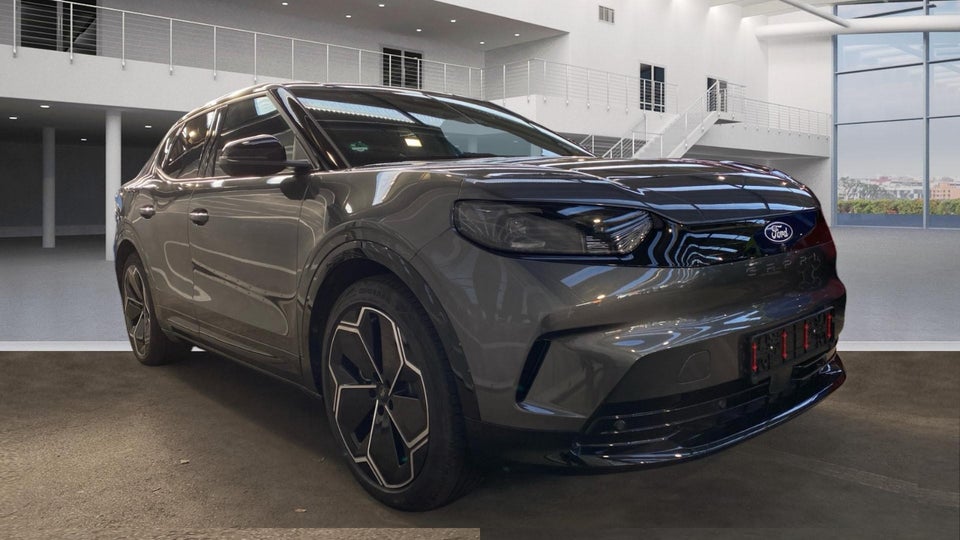 Ford Capri 77 Premium Extended Range 5d