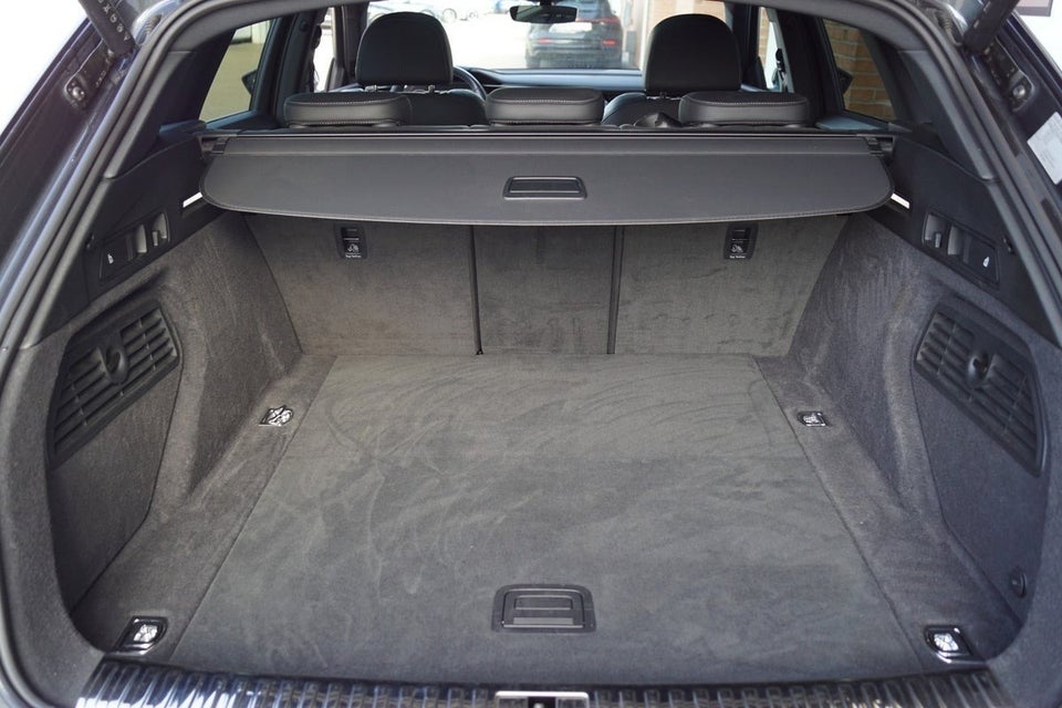 Audi Q8 e-tron 55 S-line quattro 5d