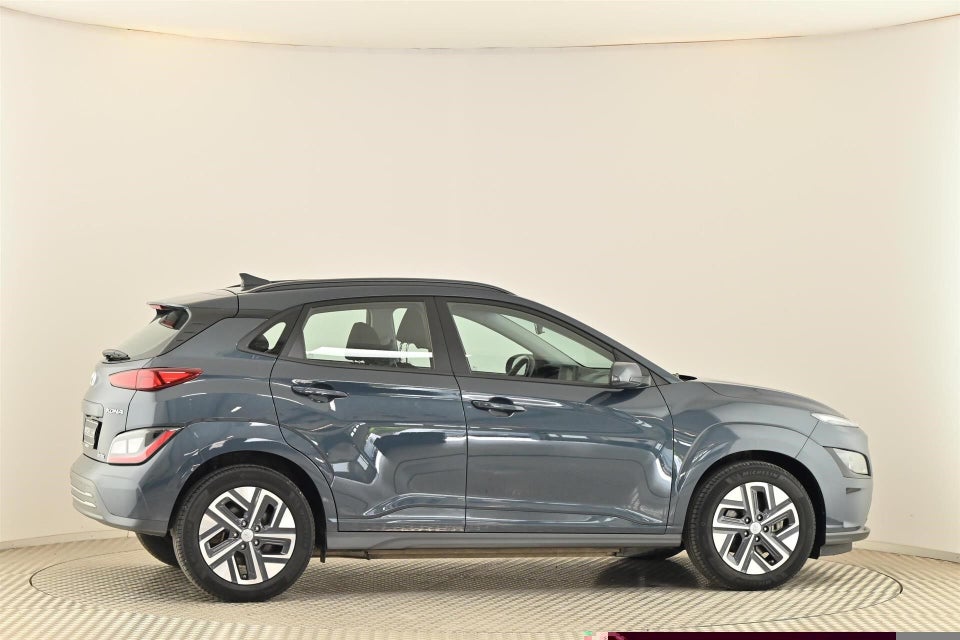 Hyundai Kona 64 EV Essential 5d