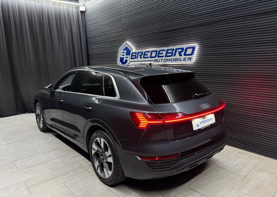 Audi Q8 e-tron 55 Advanced quattro 5d