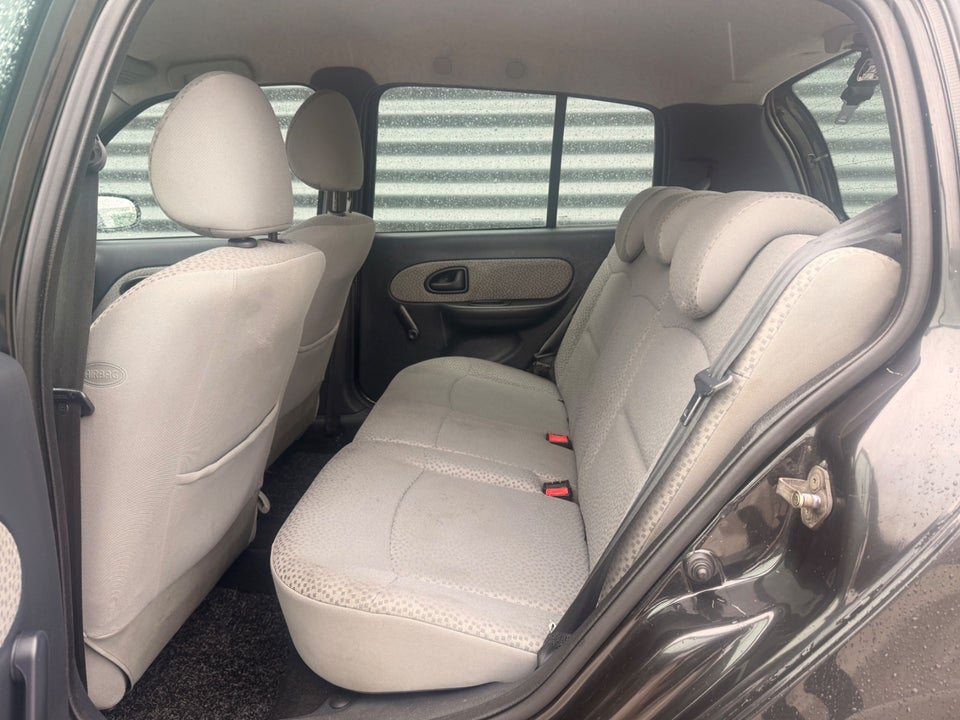 Renault Clio II 1,2 8V Basic 5d