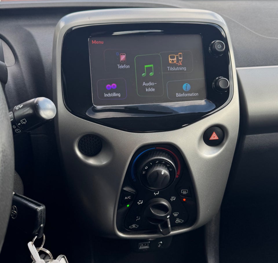 Toyota Aygo 1,0 VVT-i x-press x-touch 5d