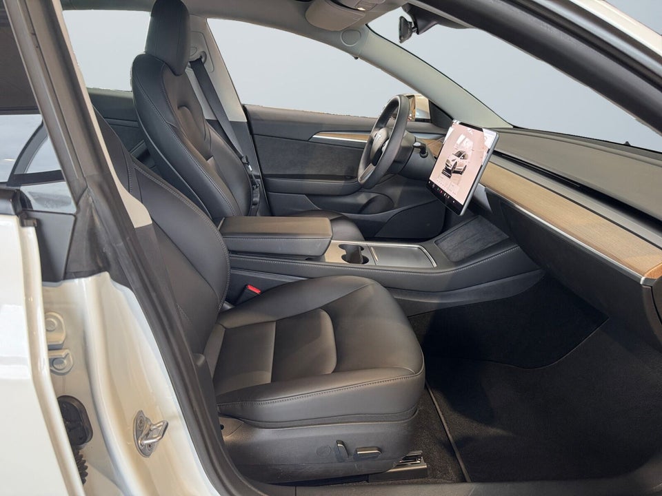 Tesla Model 3 Long Range AWD 4d