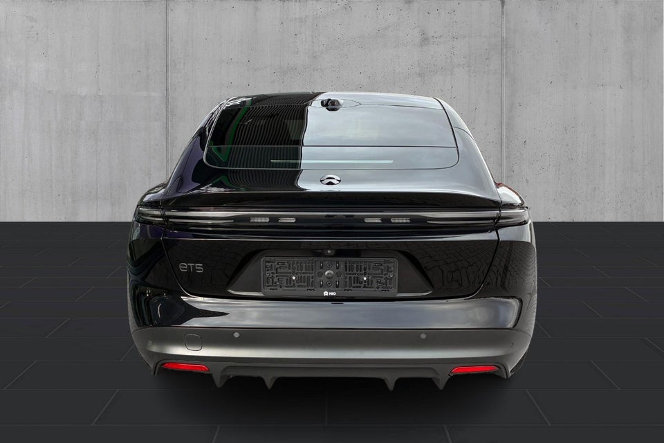 NIO ET5 75 Standard Range 4d