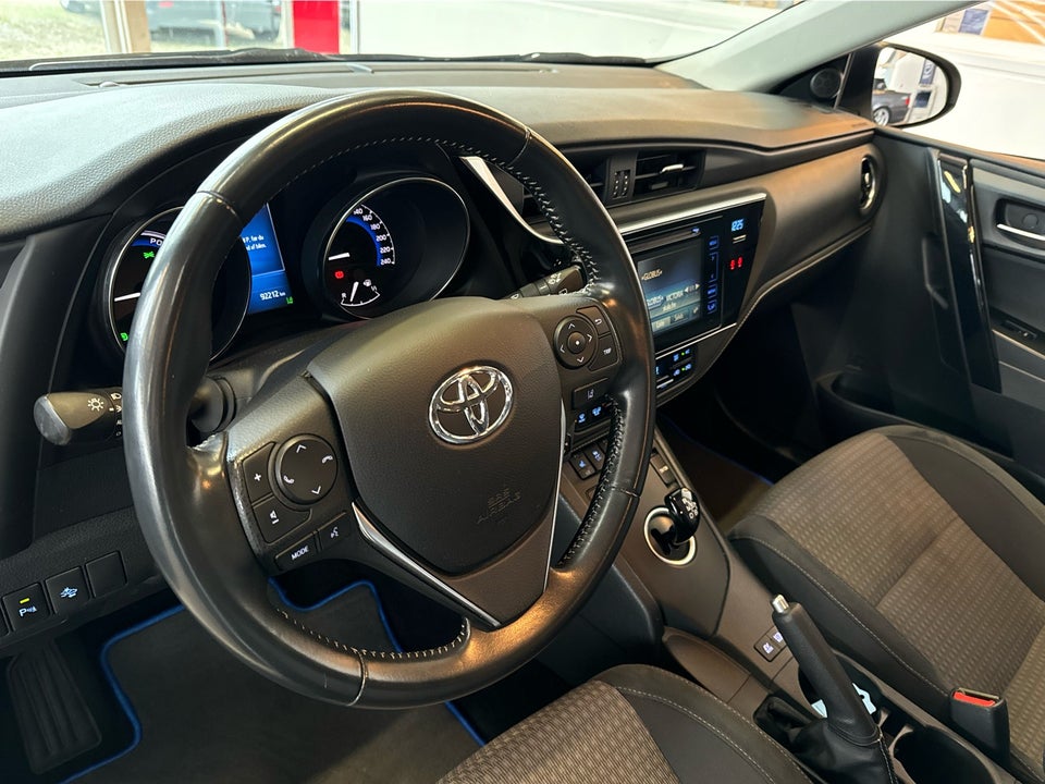 Toyota Auris 1,8 Hybrid H2 Selected Touring Sports CVT 5d