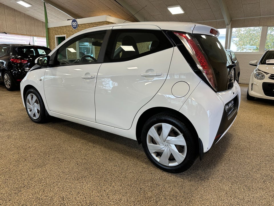 Toyota Aygo 1,0 VVT-i x-play 5d