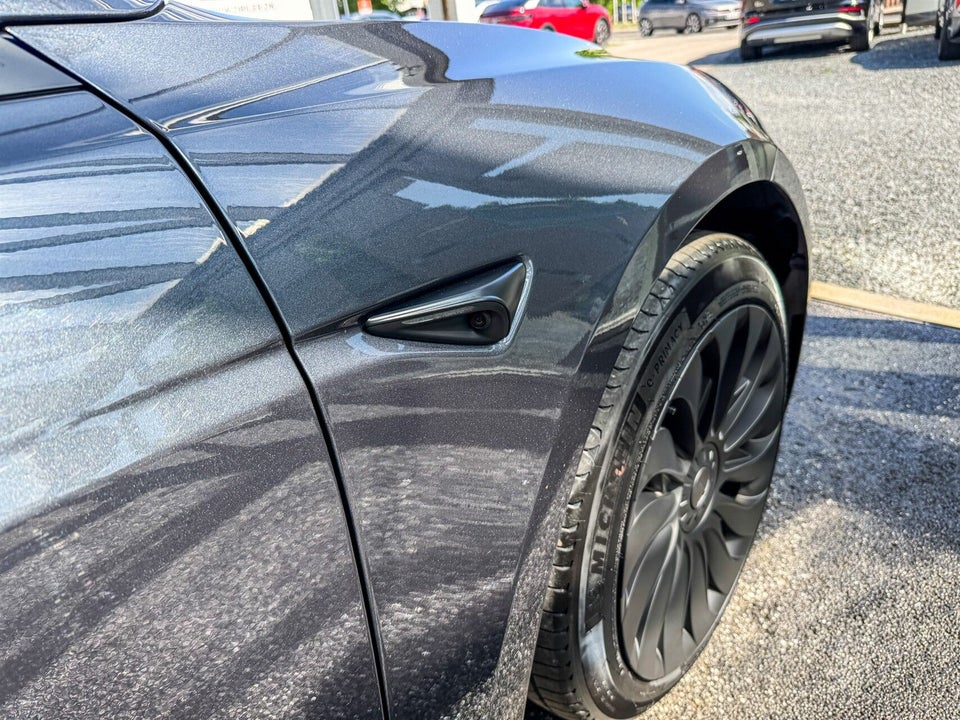 Tesla Model 3 Long Range AWD 4d