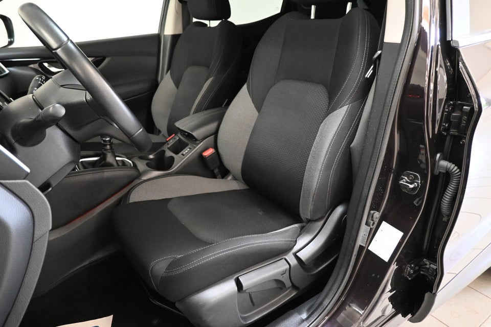 Nissan Qashqai 1,3 Dig-T 140 N-Connecta 5d