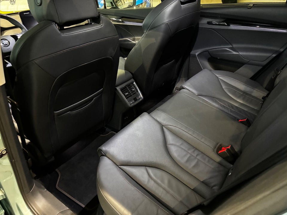 Skoda Enyaq 80 iV Suite 5d