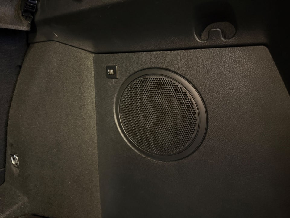 Toyota C-HR 1,8 Hybrid Premium Selected CVT 5d