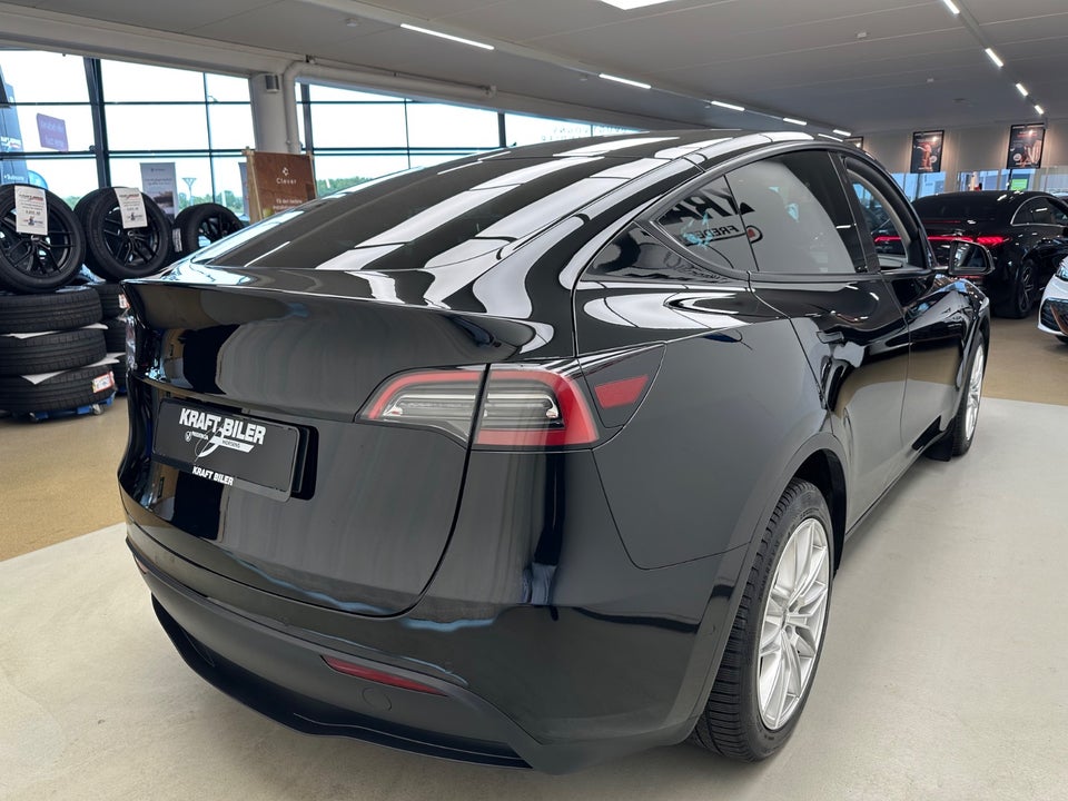 Tesla Model Y Long Range AWD 5d