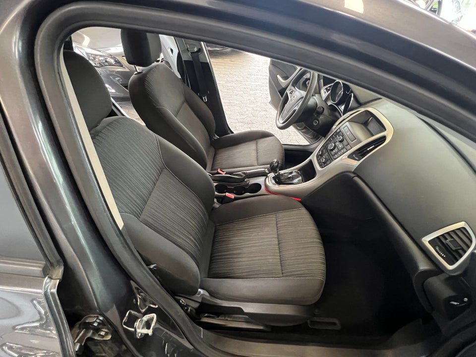 Opel Astra 1,7 CDTi 125 Enjoy Sports Tourer 5d