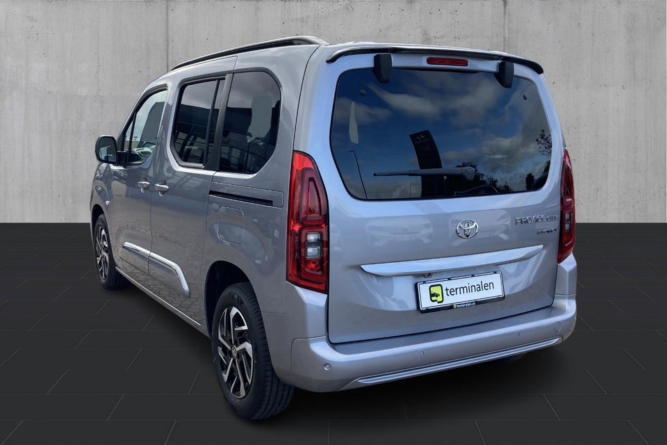 Toyota ProAce City Verso 50 Medium Family 5d