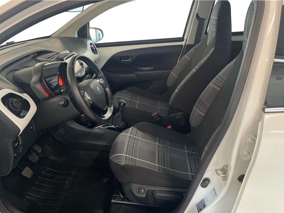 Peugeot 108 1,0 e-VTi 72 Allure 5d