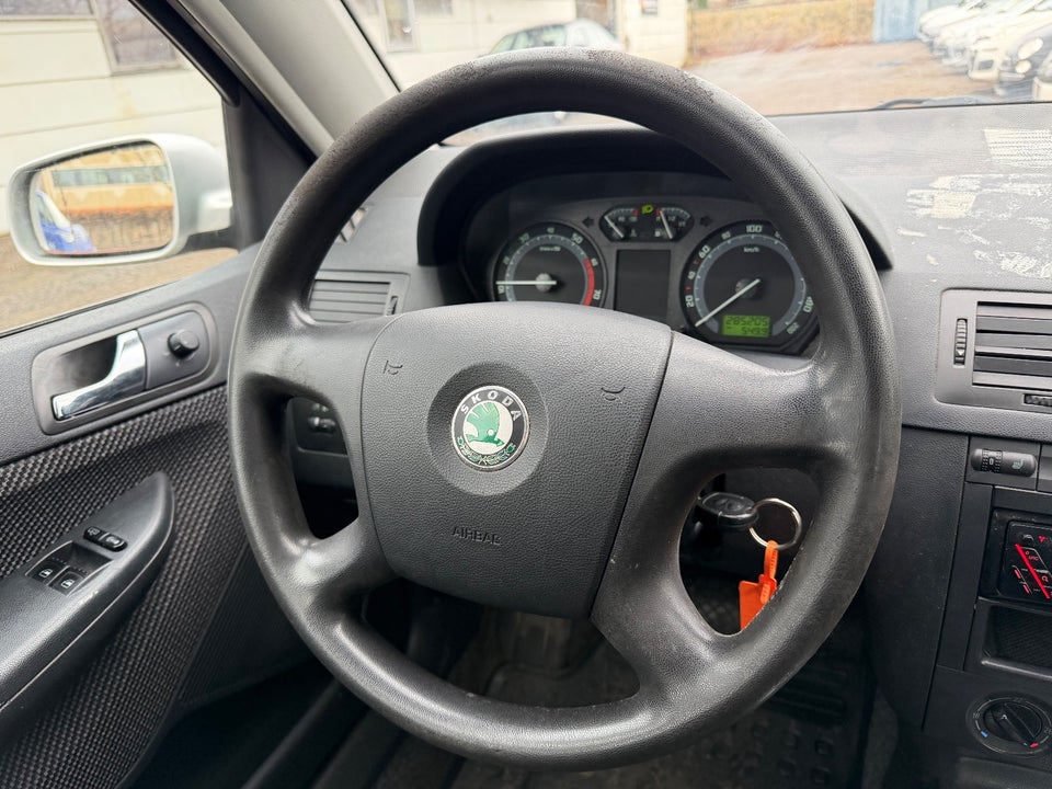 Skoda Fabia 1,4 16V 75 Comfort Combi aut. 5d