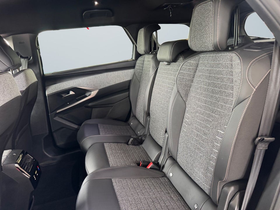 Peugeot e-5008 77 Allure 7prs 5d