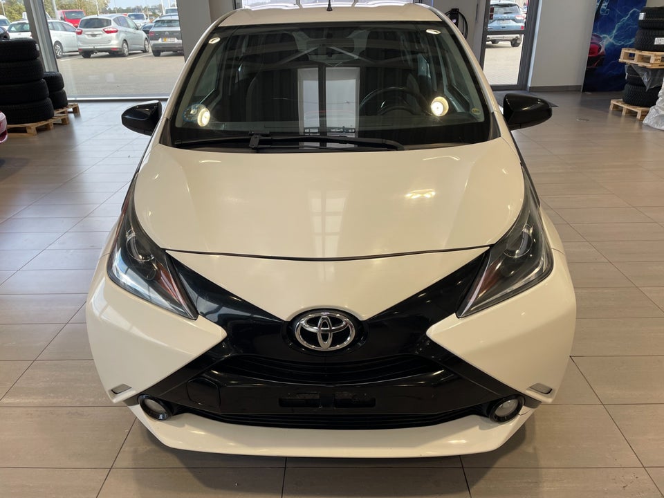 Toyota Aygo 1,0 VVT-i x-press 5d