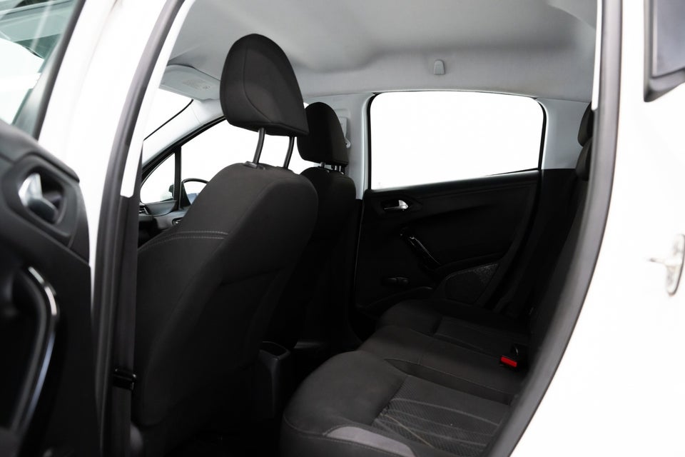 Peugeot 208 1,2 VTi Access 5d