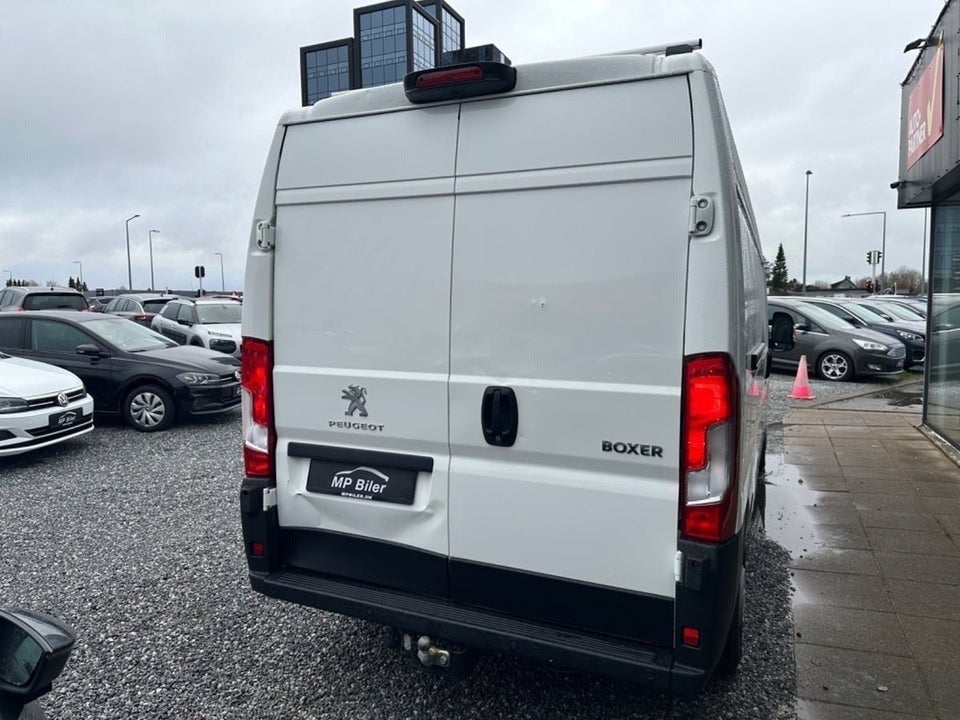 Peugeot Boxer 335 2,2 BlueHDi 140 L3H2 Premium