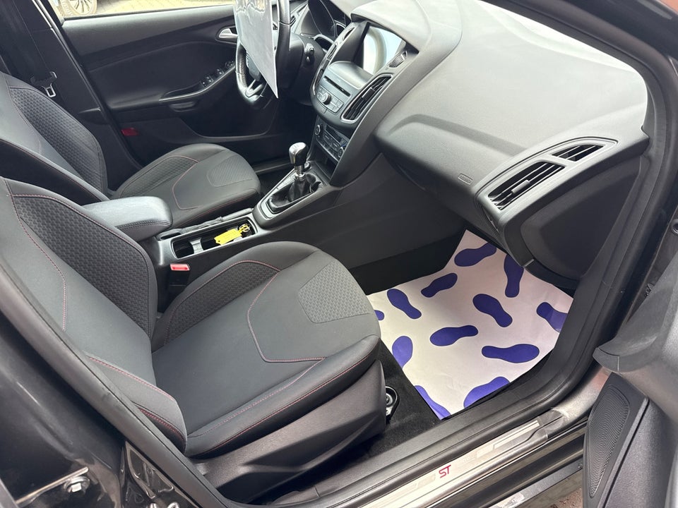 Ford Focus 1,0 SCTi 125 ST-Line+ 5d