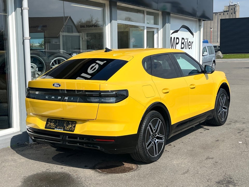 Ford Capri 77 Premium Extended Range 5d